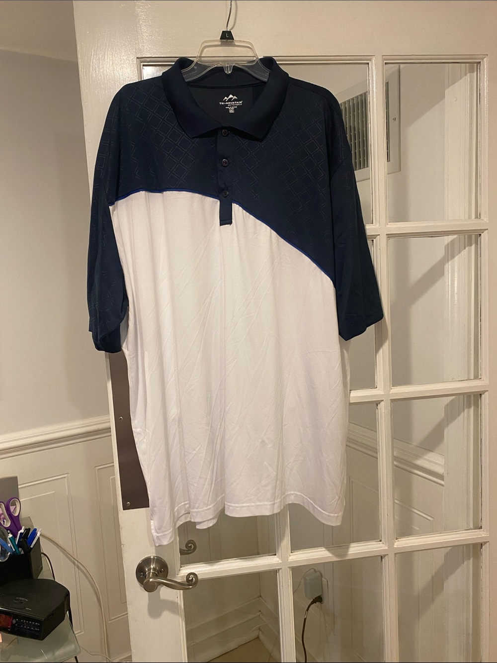Tri-Mountain size 4X top good condition